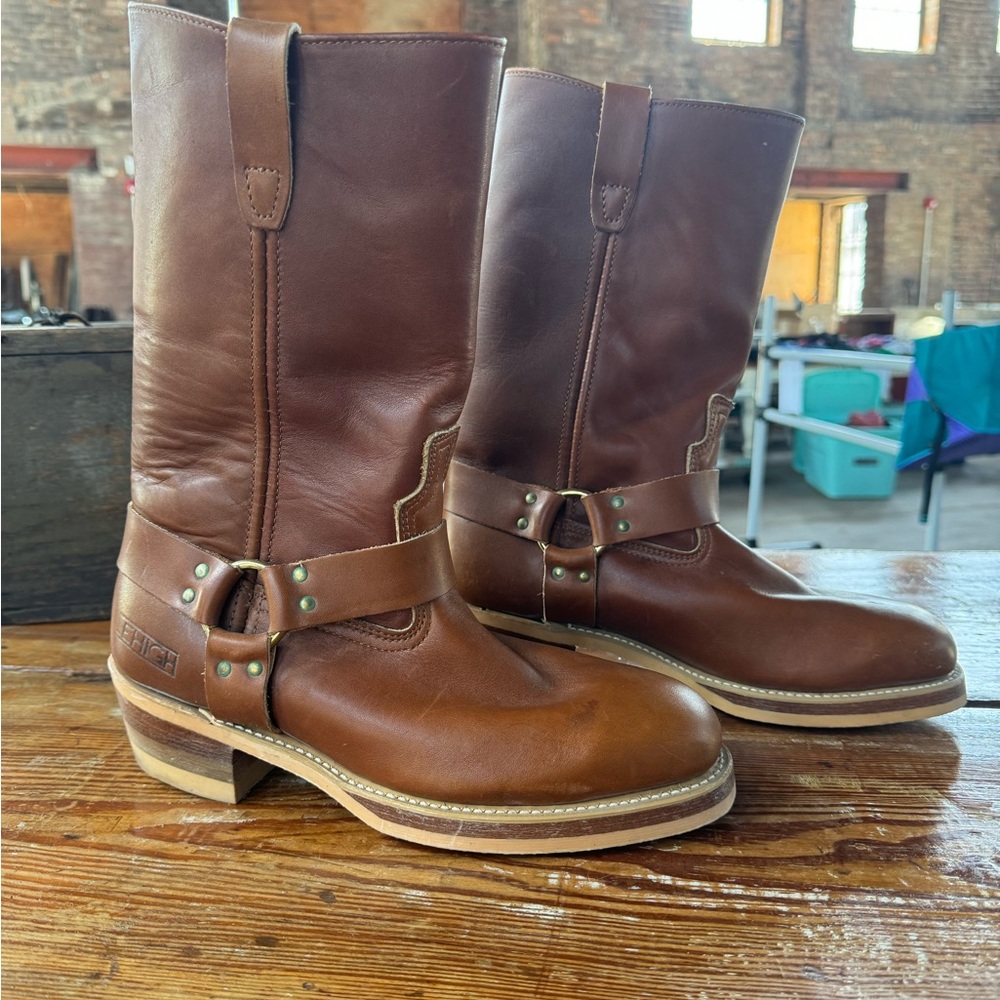 NWOT Men’s Lehigh harness boots.